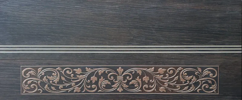 Marche d'escalier bois wengé à médaillon floral – 109